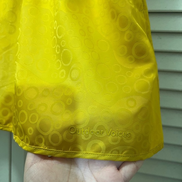 Outdoor Voices GeoShine 3" Pockets Skort in Goldfinch - Picture 6 of 7